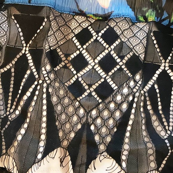 Foxiedox Lace and Print Detail Midi Dress - Sweetwater Print (S) - Picture 6 of 9